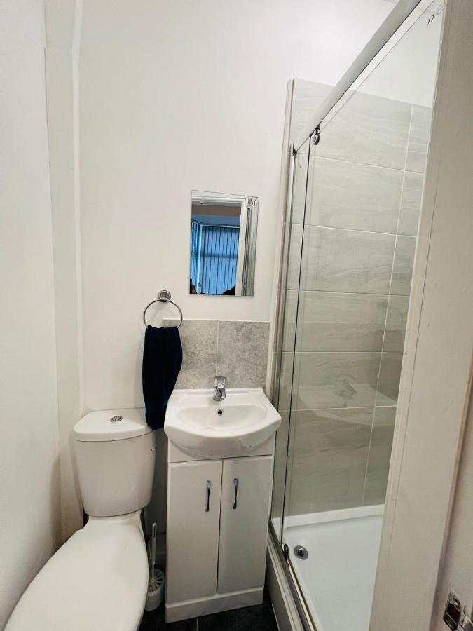 Luxury Double & Single Rooms With En-Suite Private Bathroom In City Centre Stoke On Trent Exterior foto